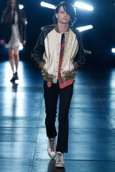 Look 43